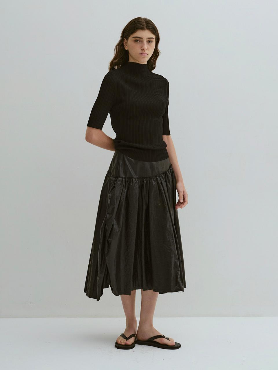 GBH APPAREL Unbalanced Puckering Flare Skirt [Beige]