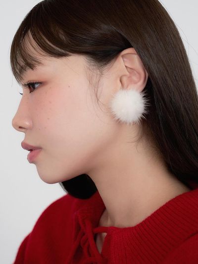 geegee Delicate Pom-pom Surgical Steel Earrings [Beige]