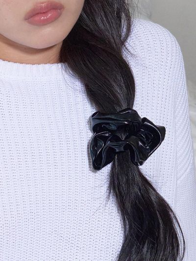 geegee Glossy Faux Leather Sleek Scrunchie [Black]