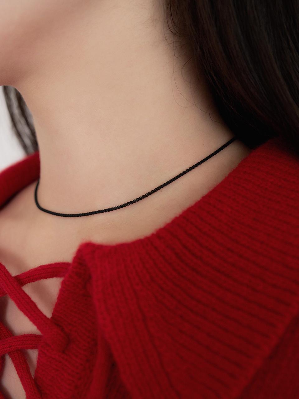 geegee Matte Brass Adjustable Chain Necklace [Black]