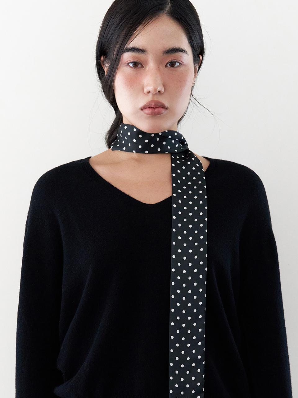 geegee Silky Polka Dot Long Scarf [Black]