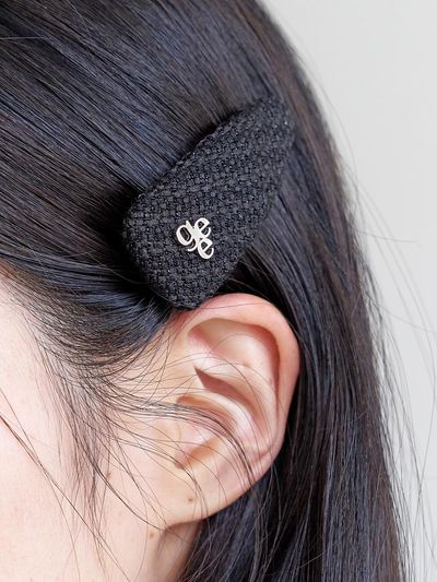 geegee Tweed Silver Elegant Logo Hair Pin [Black]