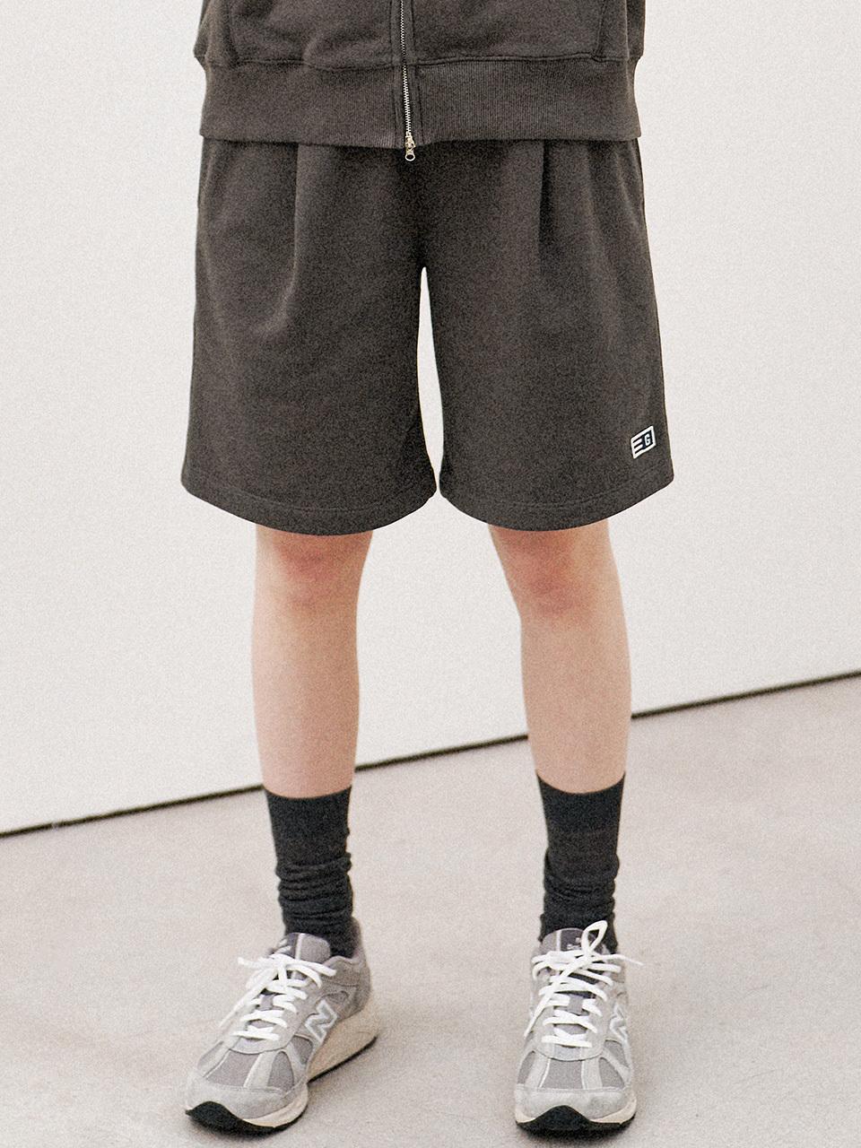GENERAL IDEA Essential Cozy Sweat Half Pants_Charcoal