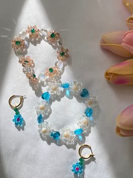 GETMEBLING Crystal Flower Bracelet
