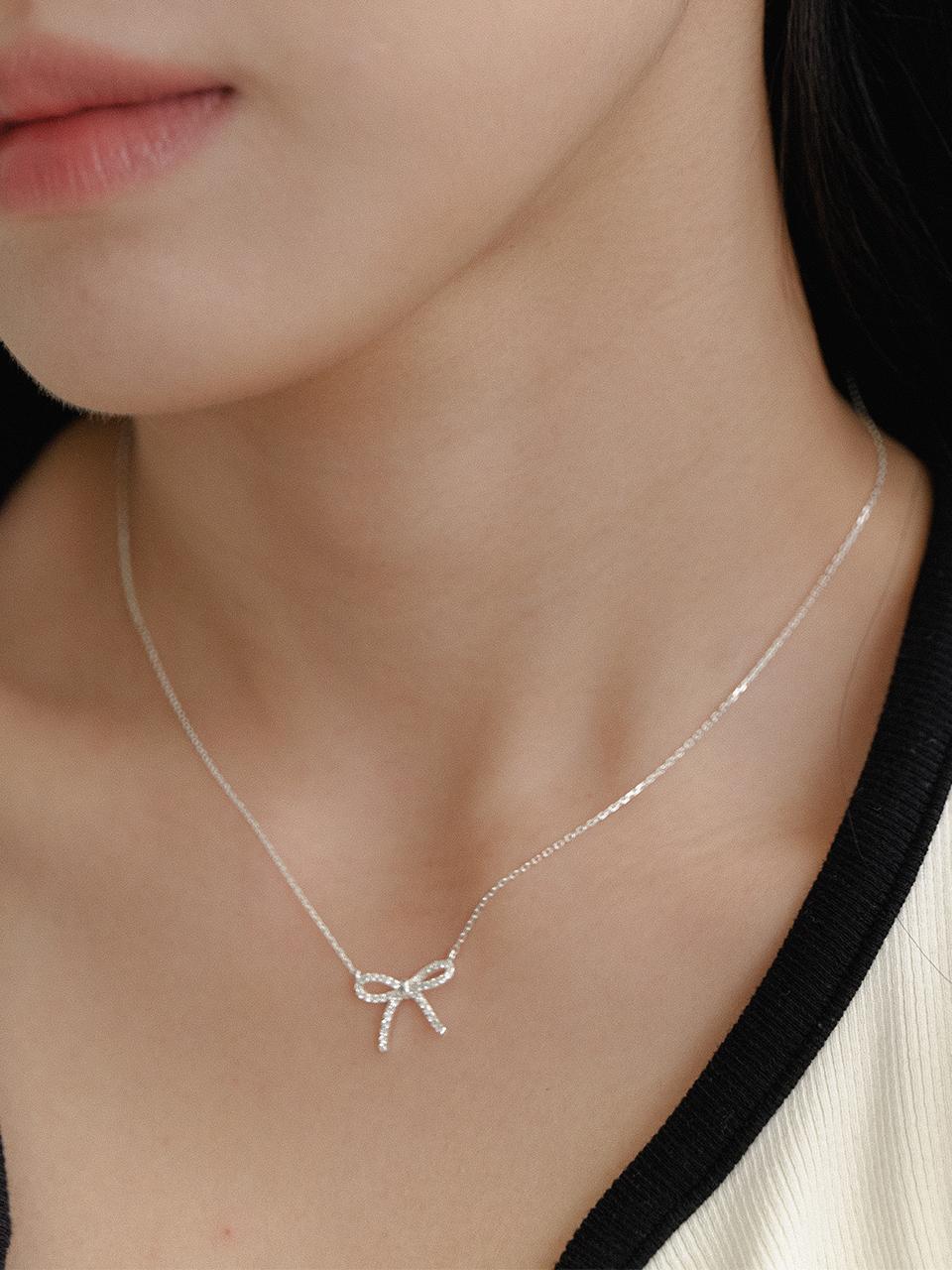 GETMEBLING CUBIC RIBBON NECKLACE
