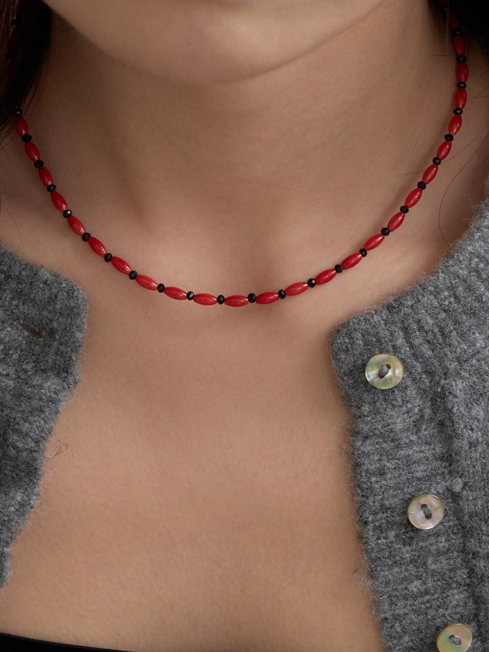 GETMEBLING IRREGULAR BERRY NECKLACE