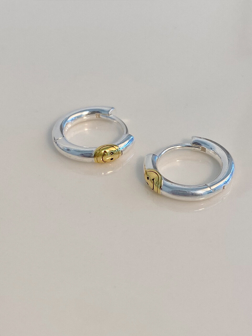 GETMEBLING Smile Earring