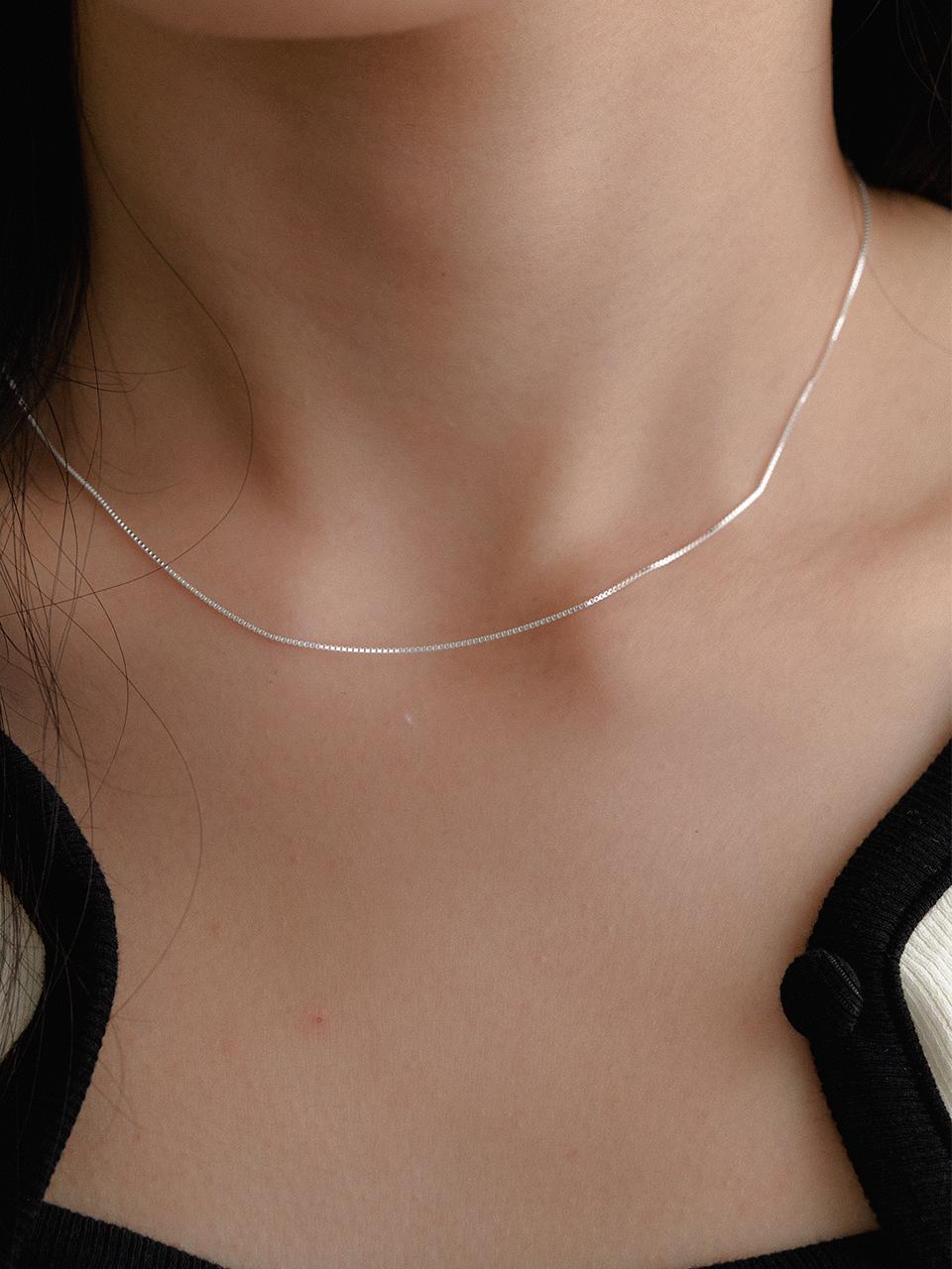 GETMEBLING SQUARE CHAIN NECKLACE