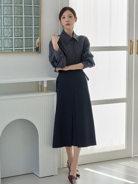 GIEMAR Gold Button Tencel Blouse [Navy]