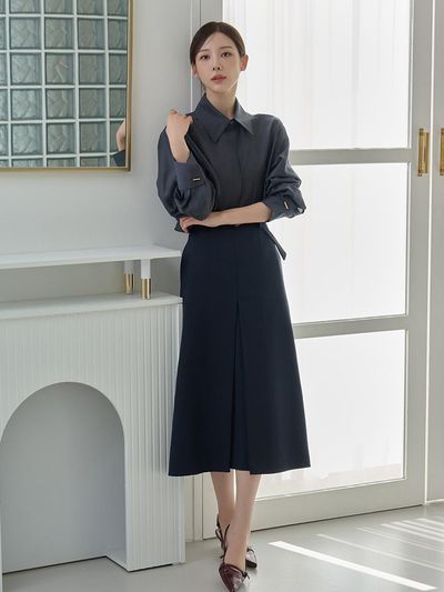 GIEMAR Gold Button Tencel Blouse [Navy]