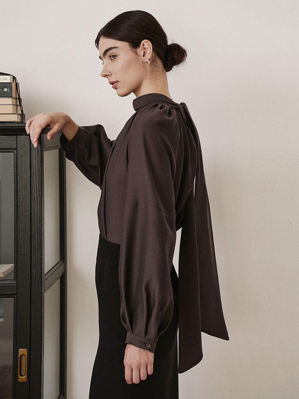 GIEMAR Two-Way Voluminous Sleeve Tie Blouse [Brown]
