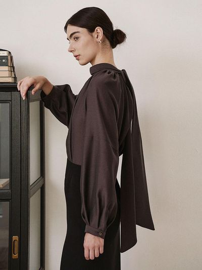 GIEMAR Two-Way Voluminous Sleeve Tie Blouse [Brown]