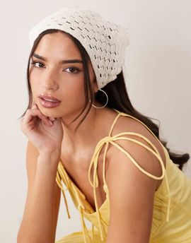 GINA TRICOT Gina Tricot crochet head scarf in cream-White