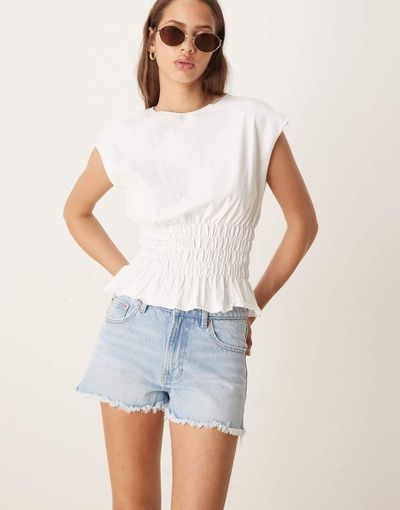 GINA TRICOT Gina Tricot denim shorts with split hems in light wash blue