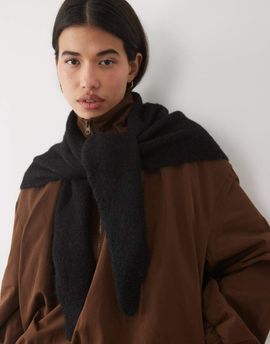 GINA TRICOT Gina Tricot knit triangle scarf in black
