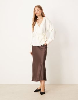 GINA TRICOT Gina Tricot midi satin skirt in brown