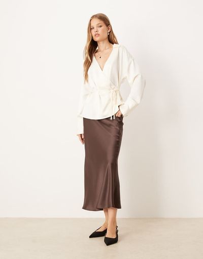 GINA TRICOT Gina Tricot midi satin skirt in brown