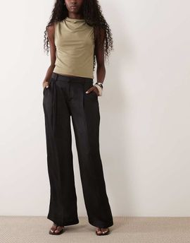 GINA TRICOT Gina Tricot pleated satin pants in black