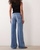 GINA TRICOT Gina Tricot pleated slouchy jeans in midwash blue - 2