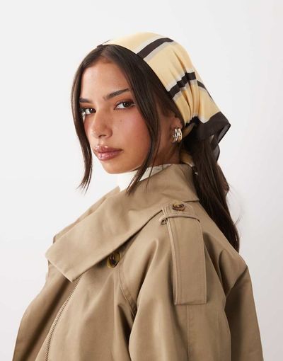 GINA TRICOT Gina Tricot satin scarf in yellow stripe-Neutral
