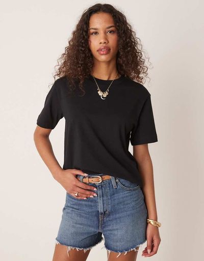 GINA TRICOT Gina Tricot short sleeve boxy t-shirt in black