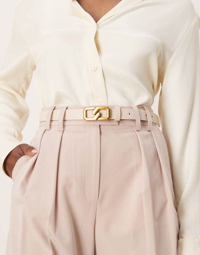 GINA TRICOT Gina Tricot thin gold chain buckle belt in light beige-Neutral