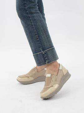 GISSE Pony Sneakers (2 Colors)