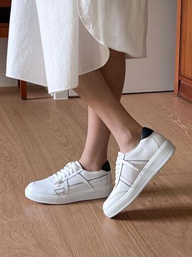 GISSE Trevi Sneakers (2 Colors)