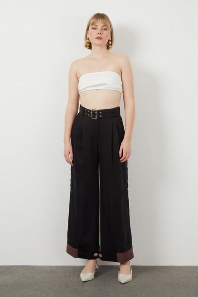 Gizia Gizia Belted Wide-Leg Tencel Pants with Side Pockets