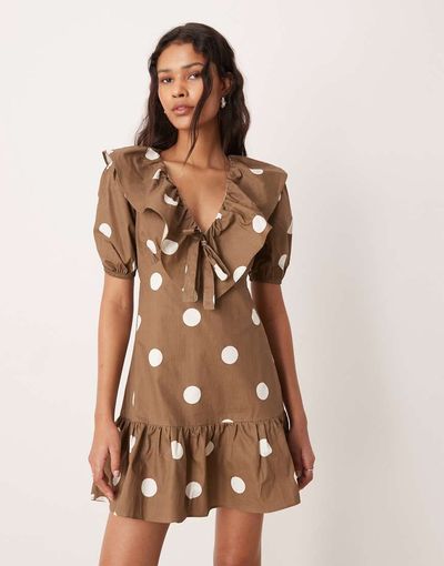 Glamorous Glamorous big collar mini dress in brown polka dot
