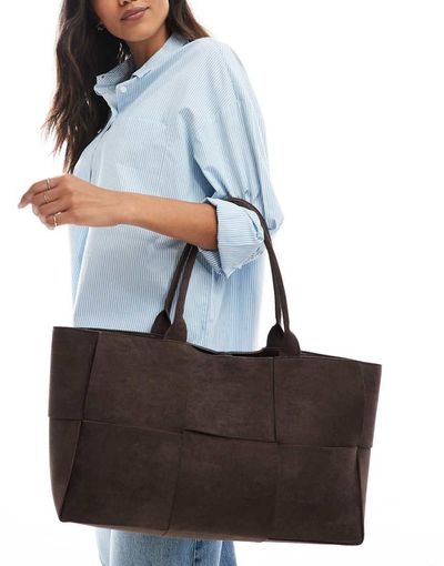 Glamorous Glamorous large woven faux suede tote bag in dark brown-Blue