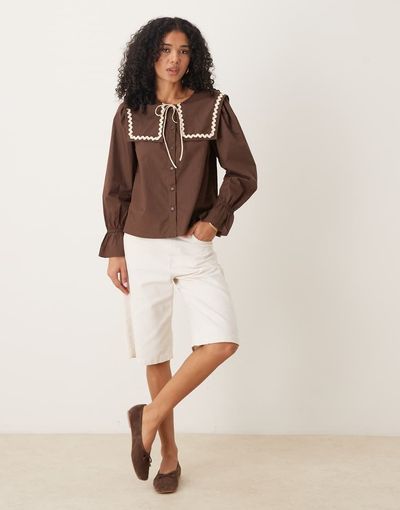 Glamorous Glamorous poplin shirt with square collar in brown with buttermilk contrast stitching and tie