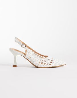 Glamorous Glamorous slingback woven heeled shoes in white-Brown