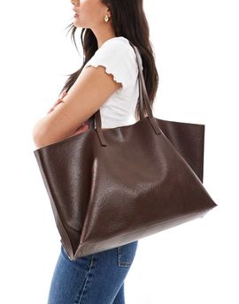Glamorous Glamorous textured PU tote bag in deep brown