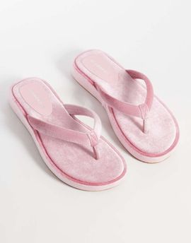 Glamorous Glamorous velvet flip flops in pink