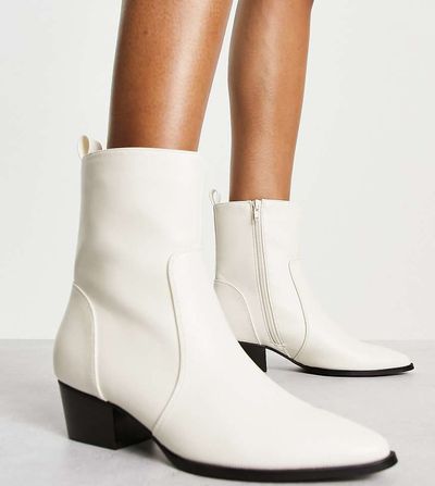 Glamorous Wide Fit Glamorous Wide Fit ankle western boots in off white