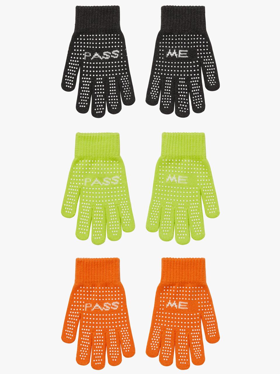 GOALSTUDIO ESSENTIAL PASS ME GLOVES (3 COLORS)