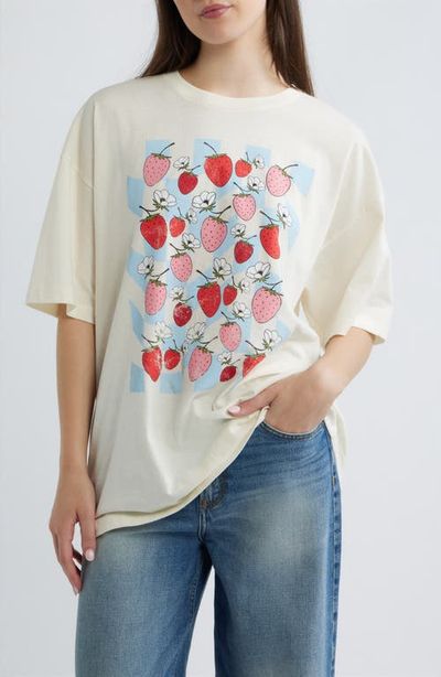 GOLDEN HOUR GOLDEN HOUR Strawberry Fields Graphic T-shirt