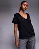 Good American Good American classic v-neck t-shirt in black - 1