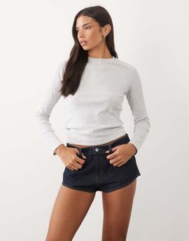 Good American Good American denim micro shorts with contrast stitching in dark indigo wash-Blue