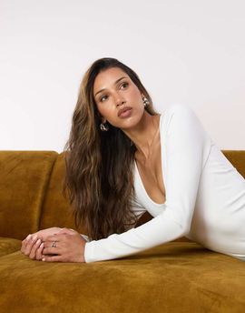 Good American Good American sculpting scoop neck long sleeve bodysuit in white