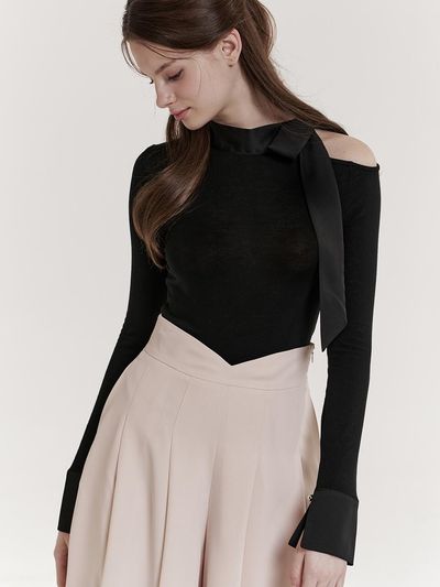 GRACE U Off-Shoulder Satin Ribbon Tencel Wool Top [Black]