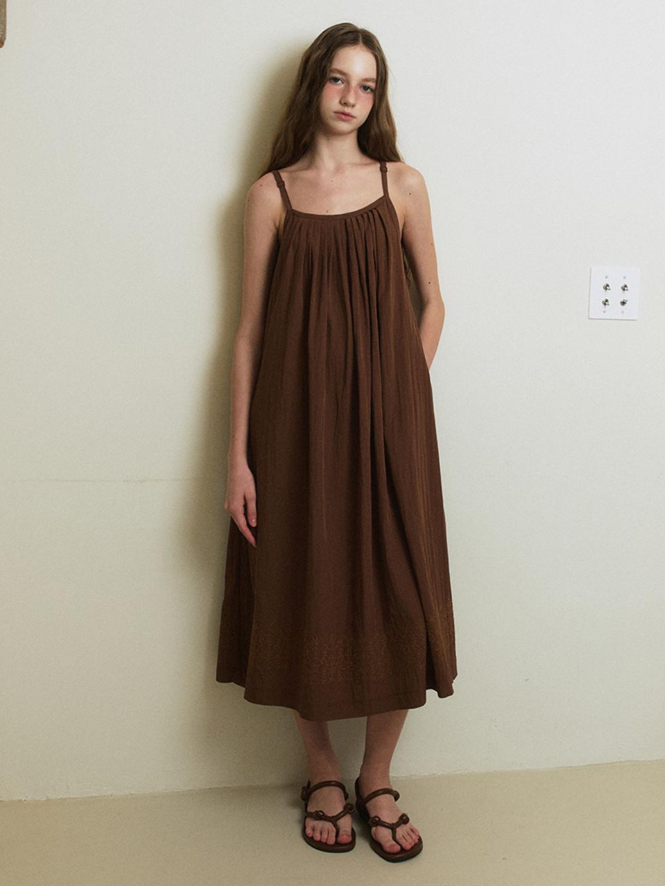 GREENBUTTER Embroidery Rayon Midi Dress (Brown)