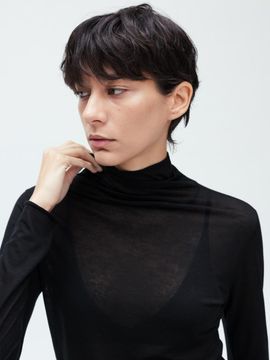 H8 ARI TURTLENECK (BLACK)