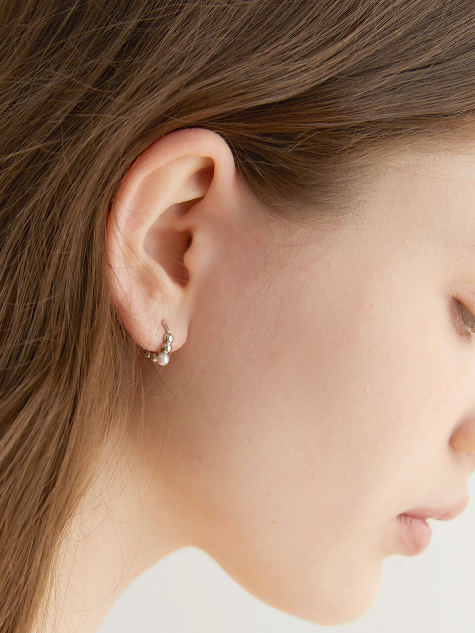 halden Flower Hoop Pearl Earrings_Silver