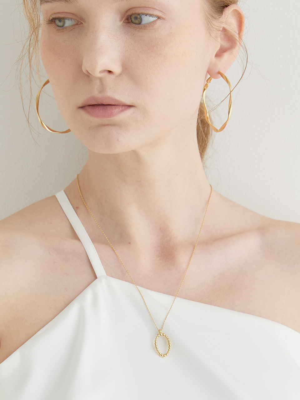 halden Oval Frame Pendant Chain Necklace_Gold