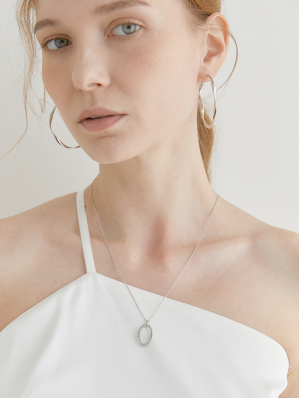 halden Oval Frame Pendant Chain Necklace_Silver