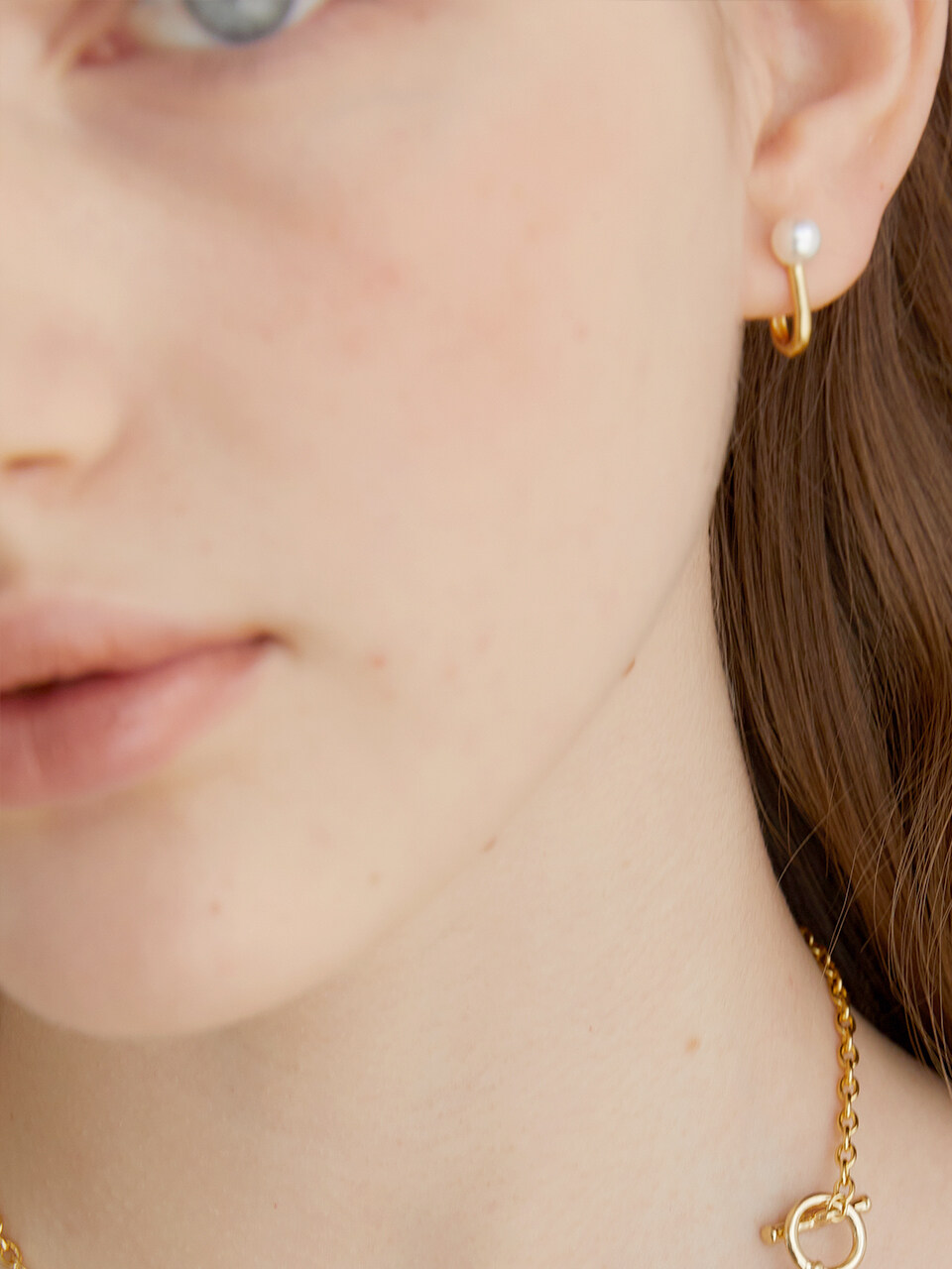 halden Oval Ring Swarovski Pearl Earrings_Gold