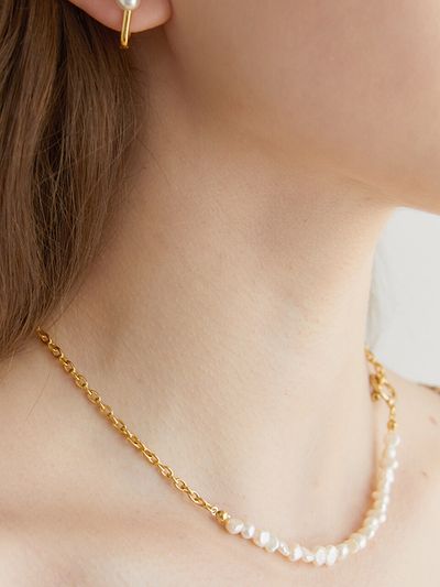 halden Pebble Freshwater Pearl Necklace_Gold