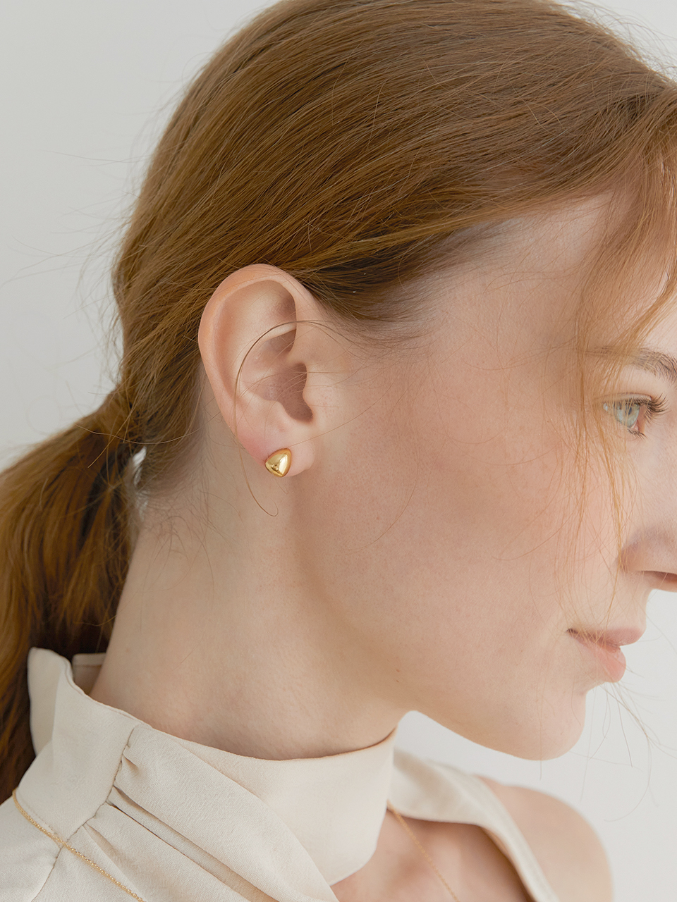halden Simple Polka Dots Earrings_Gold